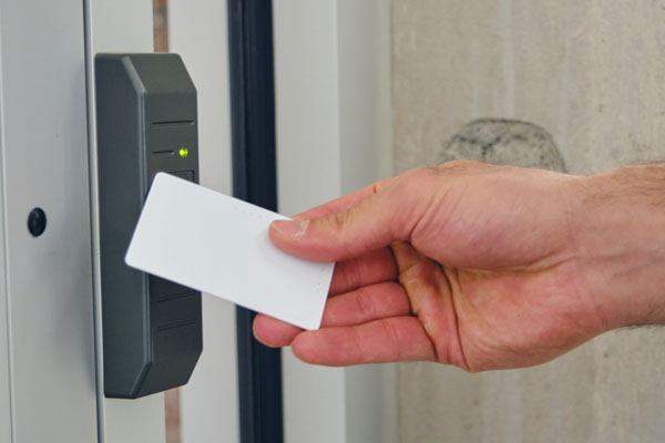 Retail Access Control Systems | Johnson Controls 